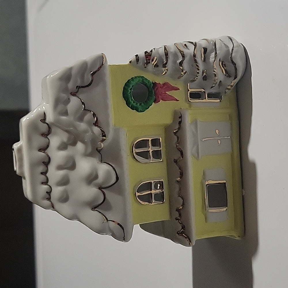 Christmas Porcelain Figurine House / Candle Holder